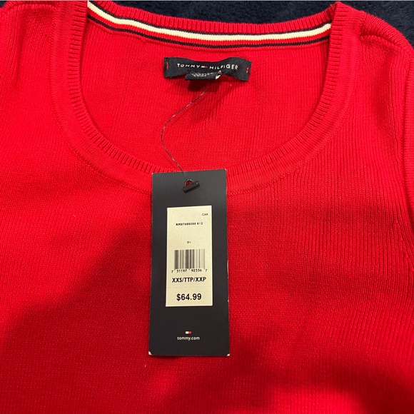 Colour red - Picture 2 of 2